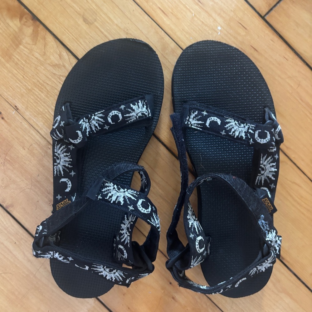 Sun and moon embroidered Teva sandals